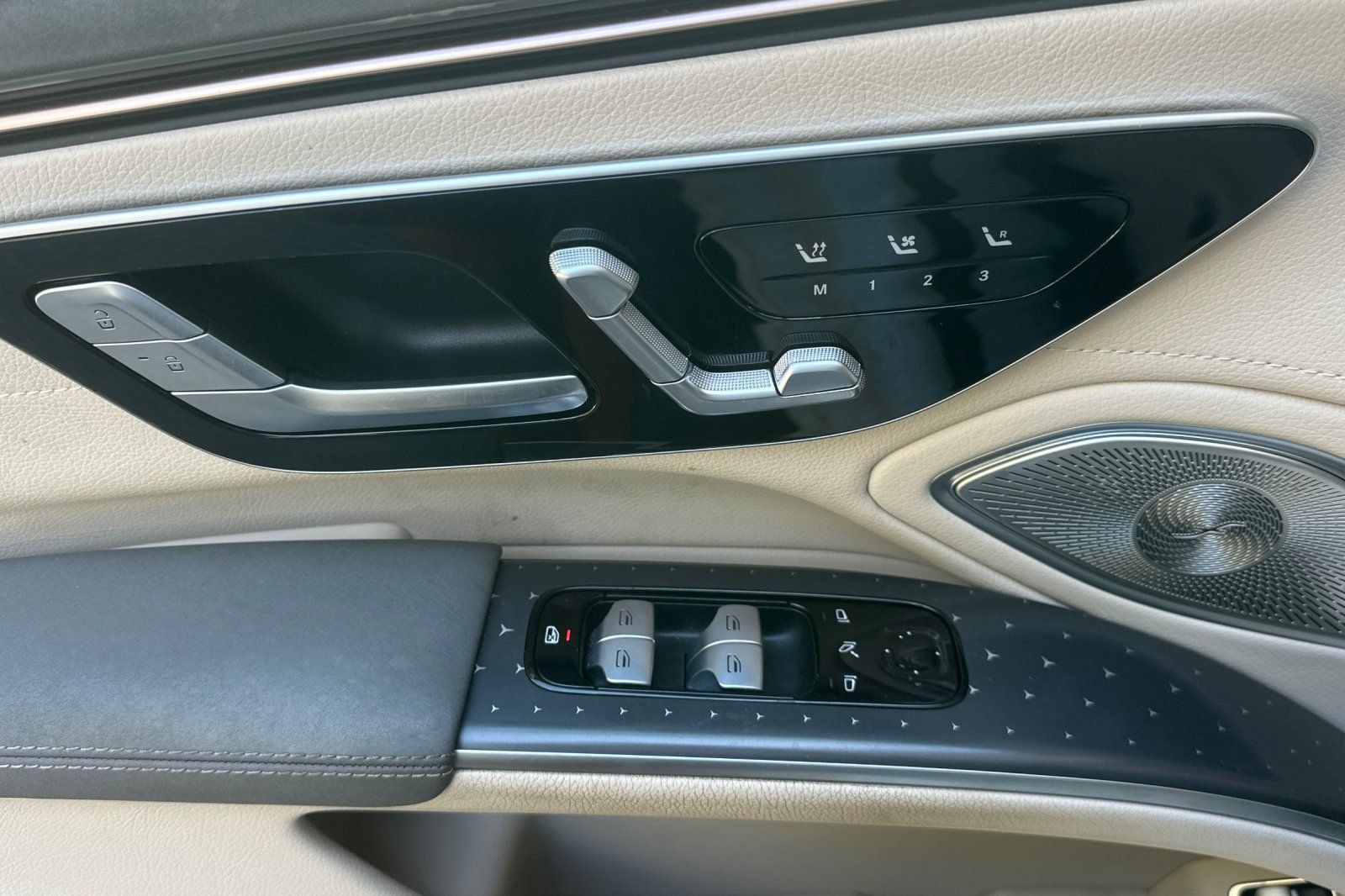 Used 2022 Mercedes-Benz EQS 450+ Sedan w/ Winter Package image 11