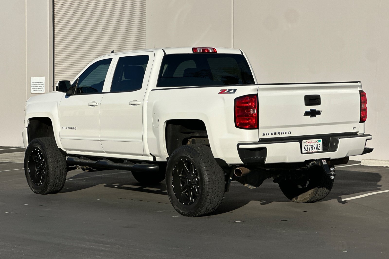 Used 2017 Chevrolet Silverado 1500 LT w/ LPO, Black Pack AWD/4WD image 6