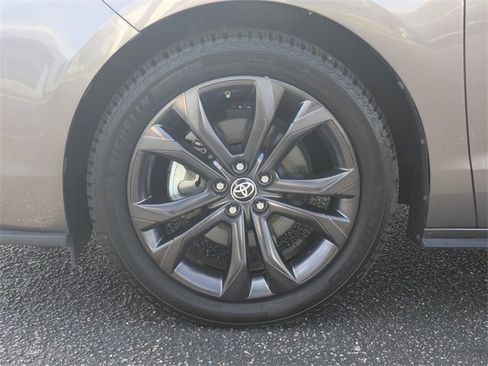 Used 2022 Toyota Sienna XSE image 14