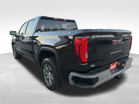 Used 2025 GMC Sierra 1500 SLT image 3