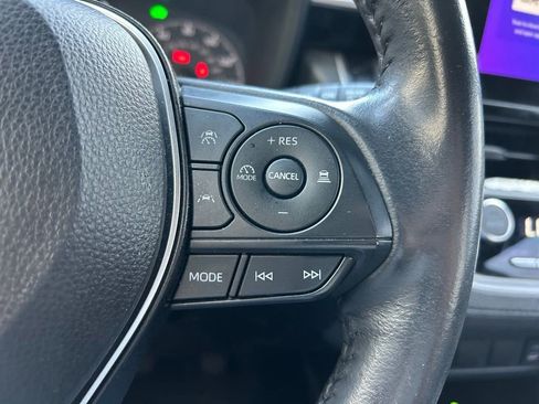 Used 2023 Toyota Corolla Cross SE image 18