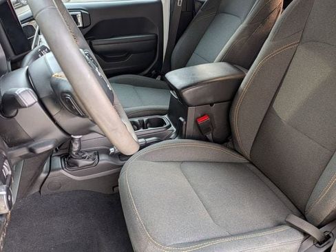 Used 2024 Jeep Wrangler Sport S image 12