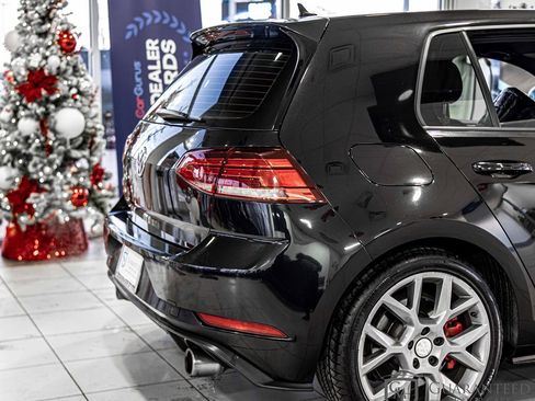 Used 2019 Volkswagen Golf S image 12