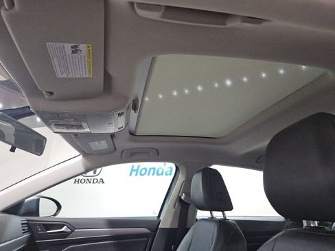 Used 2019 Volkswagen Jetta image 12