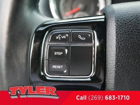 Used 2017 Dodge Grand Caravan SXT FWD image 27