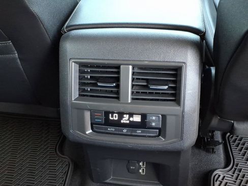 Used 2021 Volkswagen Atlas SE FWD image 17