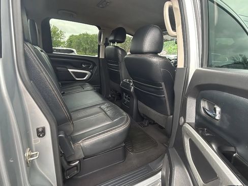Used 2017 Nissan Titan SL RWD image 24
