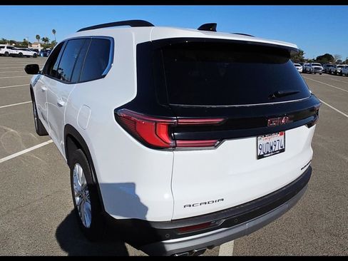 Used 2024 GMC Acadia Elevation image 8