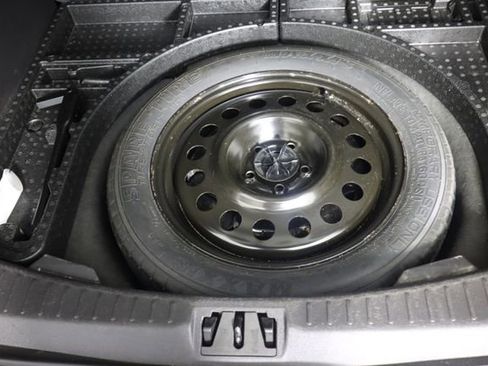 Used 2017 Ford Escape SE w/ SE Cold Weather Package image 46