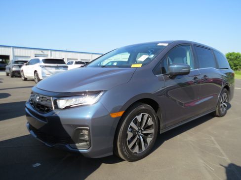 Used 2026 Honda Odyssey EX-L image 3