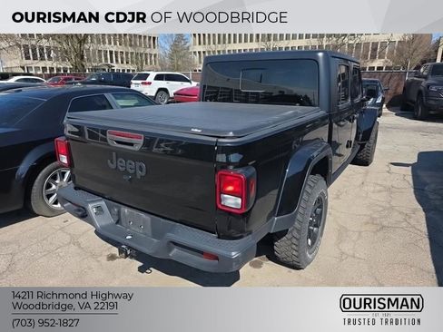 Used 2022 Jeep Gladiator Willys image 9