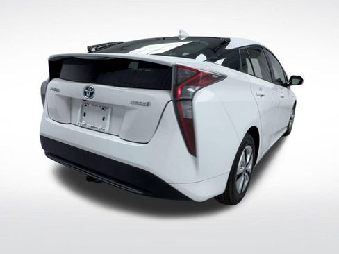 Used 2017 Toyota Prius Four FWD image 7