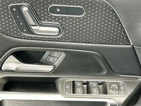 Certified 2025 Mercedes-Benz GLB 250 image 21