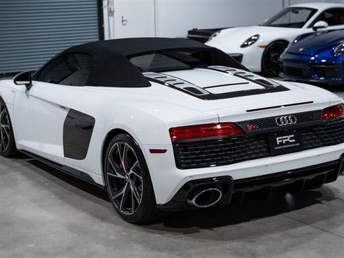 Used 2021 Audi R8 V10 RWD image 11