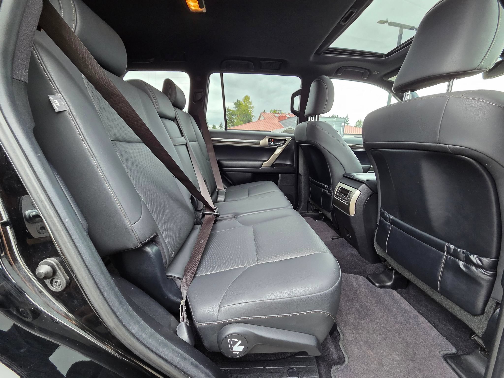 Used 2021 Lexus GX 460 Premium w/ Premium Package AWD/4WD image 32
