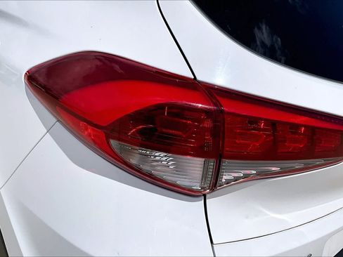 Used 2017 Hyundai Tucson Sport FWD image 28