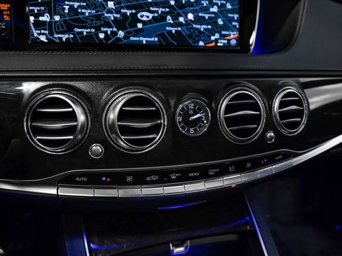 Used 2017 Mercedes-Benz S 550 Sedan image 20