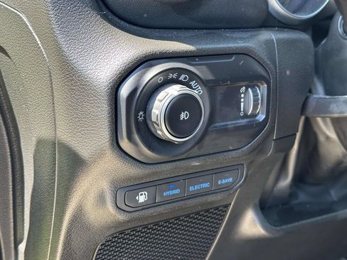 Used 2023 Jeep Wrangler Unlimited Rubicon 4xe w/ Cold Weather Group AWD/4WD image 17