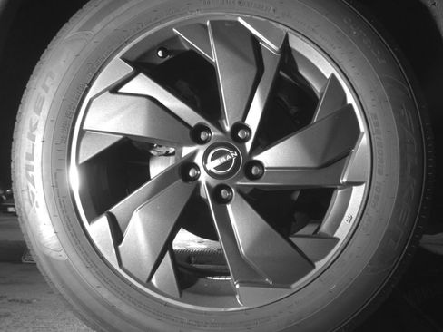 Used 2025 Nissan Rogue SV FWD image 18