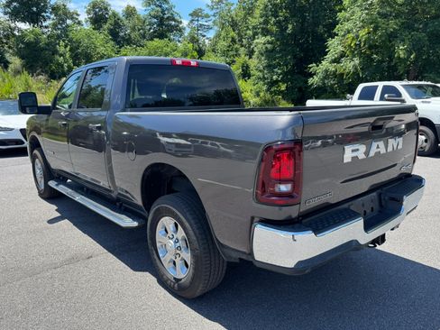 Used 2025 RAM 2500 Big Horn AWD/4WD image 7