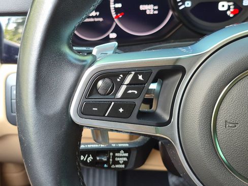 Certified 2022 Porsche Cayenne Platinum Edition AWD/4WD image 8