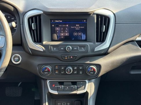 Used 2022 GMC Terrain SLE w/ Driver Convenience Package FWD image 13