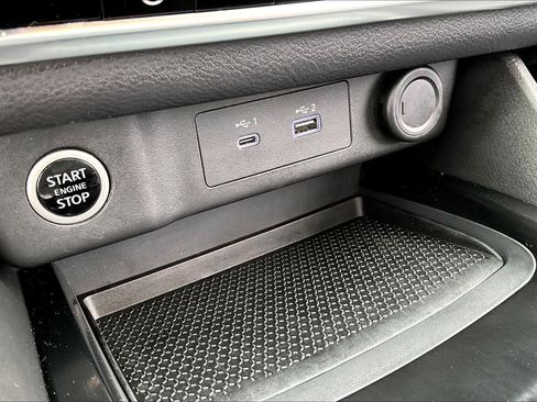 Certified 2022 Nissan Rogue SV w/ SV Premium Package FWD image 35