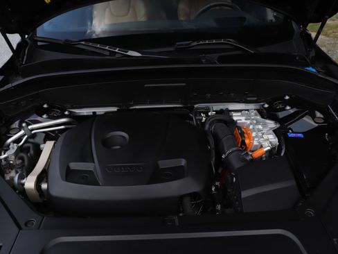 Used 2023 Volvo XC90 T8 Ultimate image 49