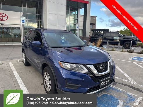Used 2020 Nissan Rogue S image 1