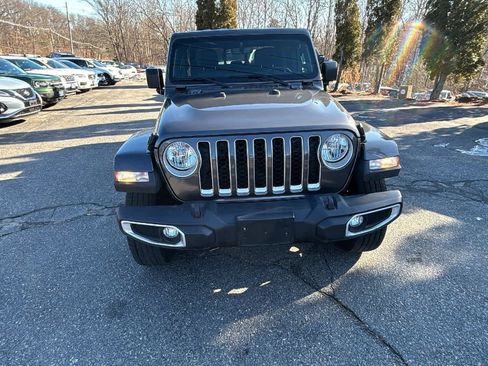 Used 2022 Jeep Gladiator Overland w/ Popular Equipment Package image 8