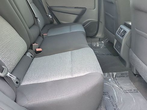 Used 2022 Nissan Rogue SV image 16