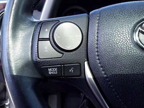 Used 2018 Toyota RAV4 XLE image 27