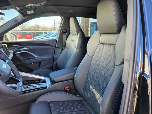 New 2025 Audi SQ5 Prestige image 10