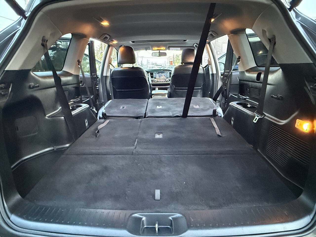 Used 2014 Toyota Highlander XLE AWD/4WD image 12