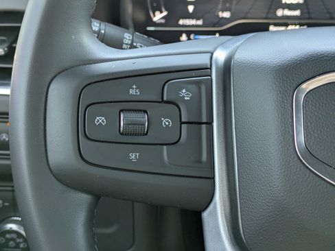 Used 2023 GMC Yukon SLT image 23