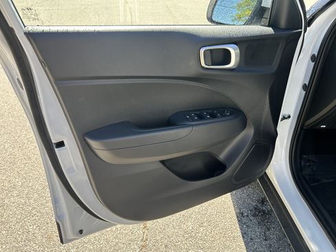 New 2026 Hyundai Venue SEL FWD image 17