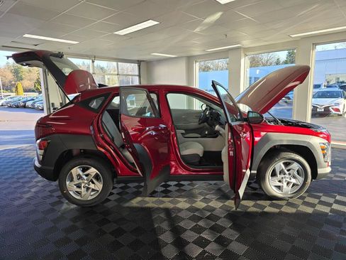 New 2026 Hyundai Kona SE AWD/4WD image 17