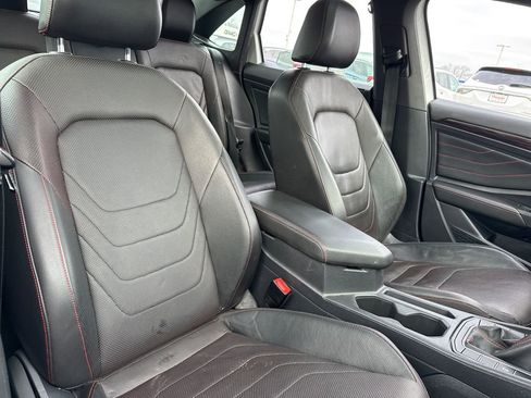 Used 2022 Volkswagen Jetta GLI Autobahn w/ GLI Black Package image 36