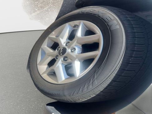 Certified 2025 Kia Soul LX w/ LX Technology Package image 31