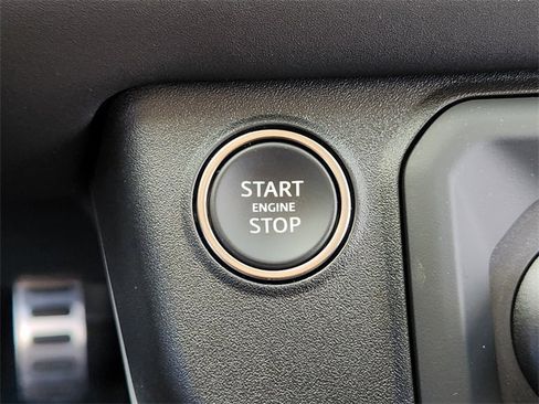 Used 2024 Land Rover Defender 90 S image 20