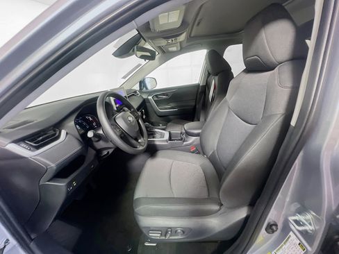 Used 2025 Toyota RAV4 XLE w/ Convenience Package FWD image 14