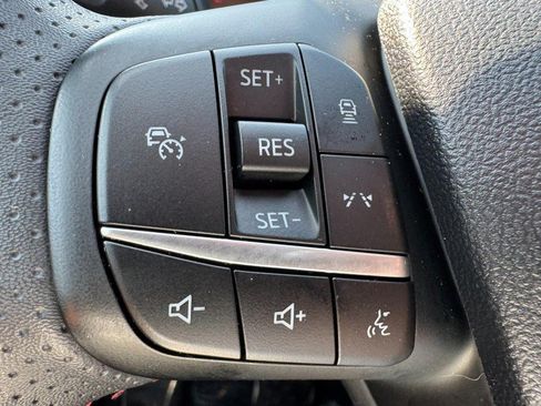 Used 2024 Ford Escape ST-Line w/ Tech Pack #1 FWD image 17