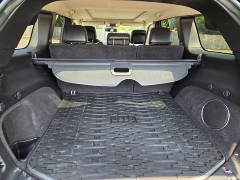 Used 2012 Jeep Grand Cherokee Laredo AWD/4WD image 17
