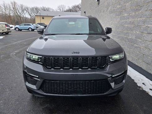 New 2025 Jeep Grand Cherokee Limited w/ Black Appearance Package AWD/4WD image 8