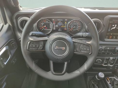 Used 2023 Jeep Gladiator Sport AWD/4WD image 11