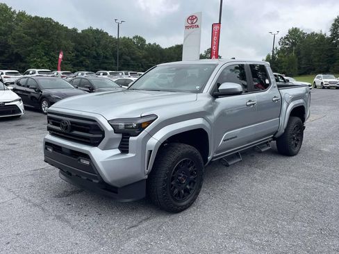 Used 2026 Toyota Tacoma SR5 AWD/4WD image 5