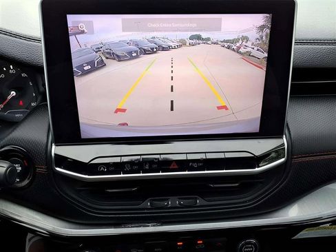 Used 2024 Jeep Compass Trailhawk image 15