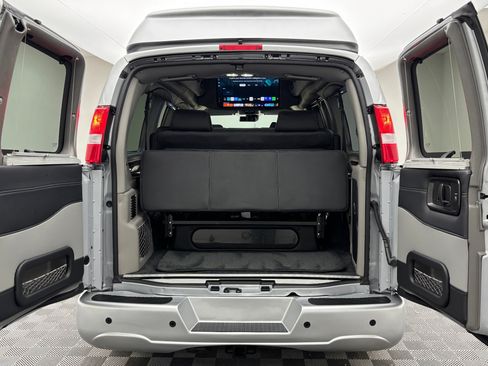Used 2026 GMC Savana 2500 w/ Driver Convenience Package RWD image 10