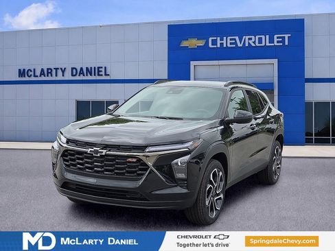 New 2026 Chevrolet Trax RS w/ Driver Confidence Package FWD image 2