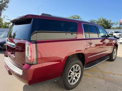 Used 2019 GMC Yukon XL Denali image 5